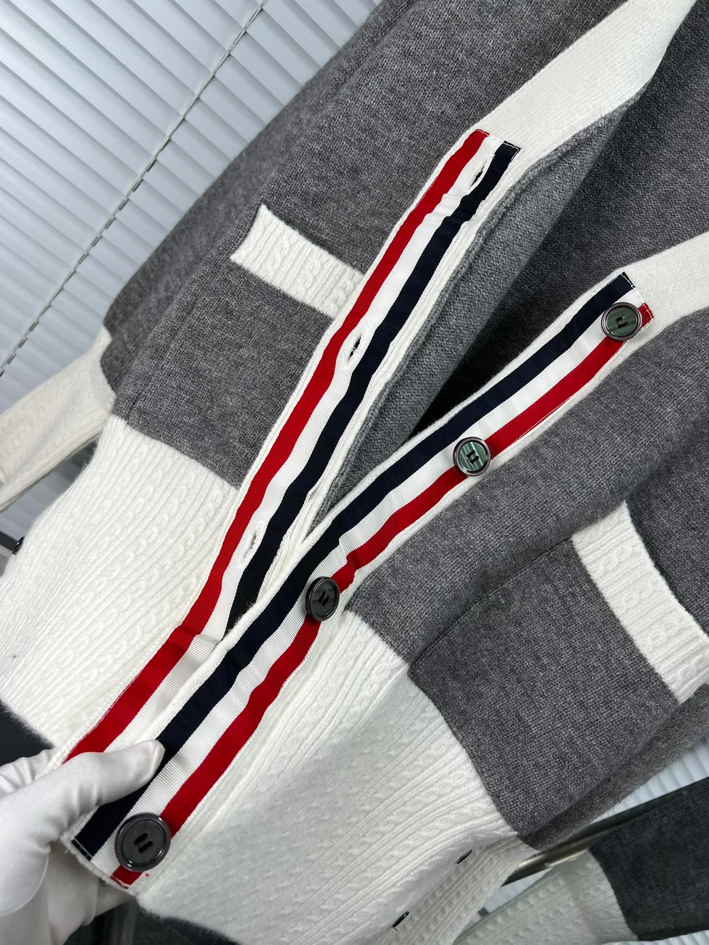 THOM BROWNE🇳🇱 OS ： ， ， TB ， ， ， ， ， ， Sizes:1 2 3 :
